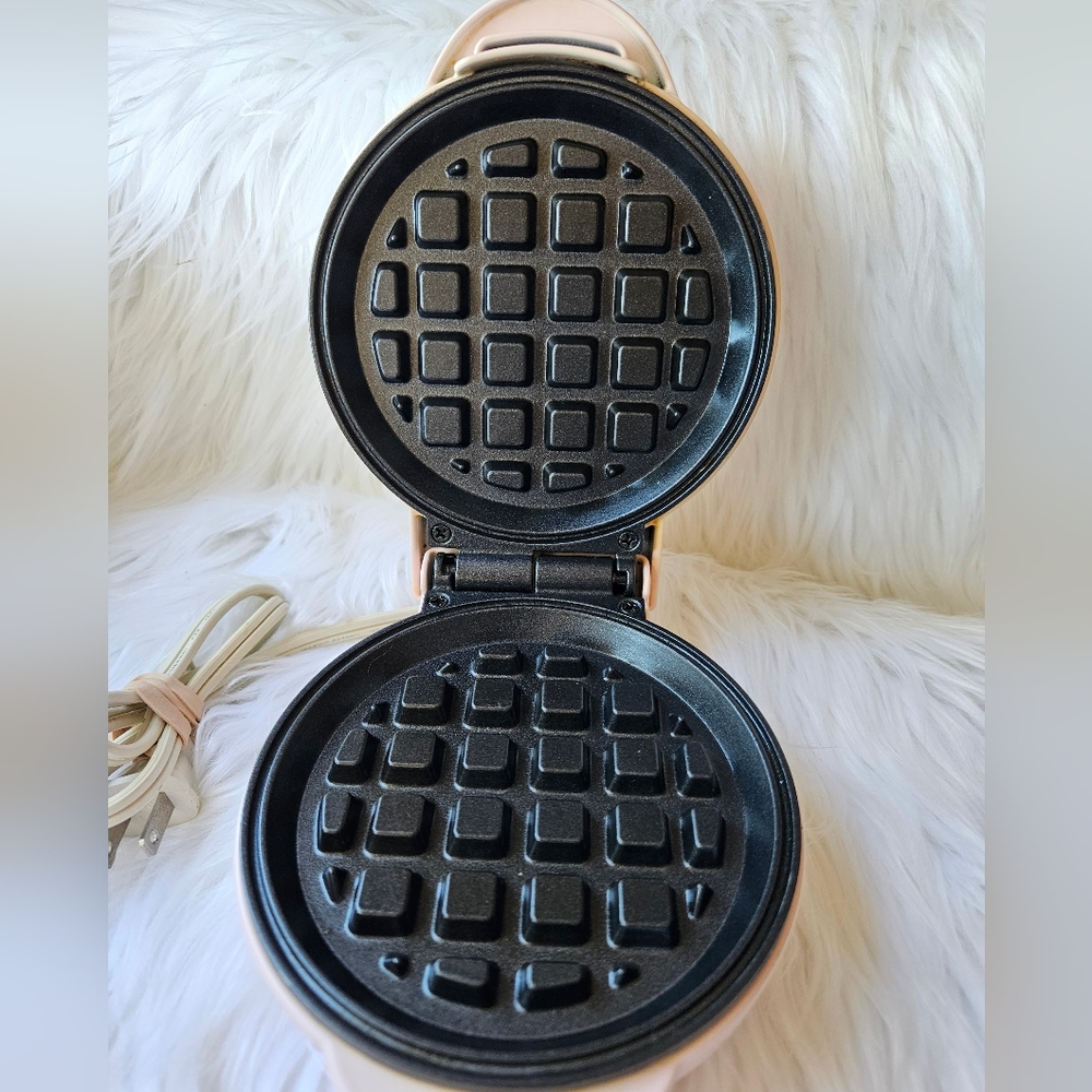 Nostalgia My Mini Waffle Maker